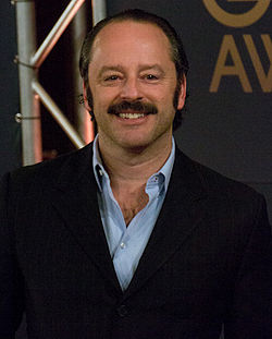 Gil Bellows