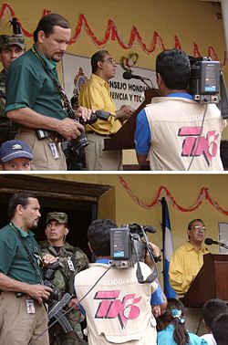 Carlos Roberto Flores